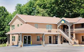 Days Inn By Wyndham Fairmont